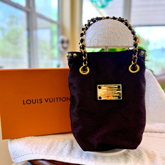 Louis Vuitton RARE Silk Purple Shoulder Bag with Metallic Gold Hardware - Picture 2 of 13